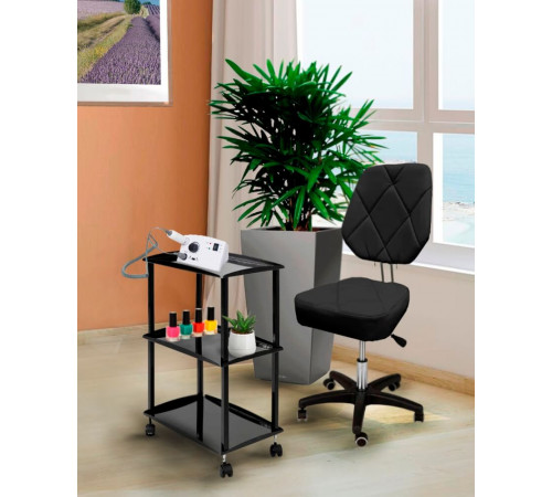 Стул мастера «Грэй» на черном пластмассовом каркасе