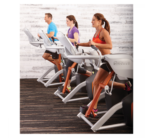 Эллиптический тренажер Octane ZR7000 с консолью Standard